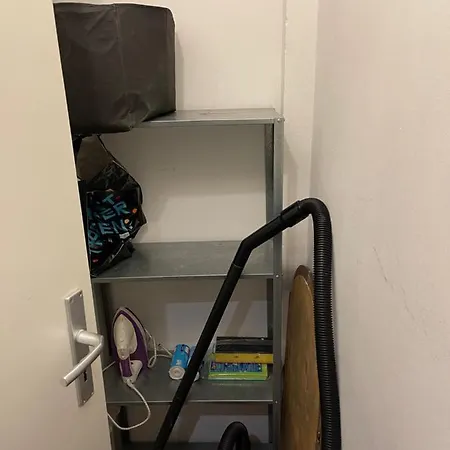 Apartment Moeblierte Zwei Zimmer Wohnung In Koeln Ost *